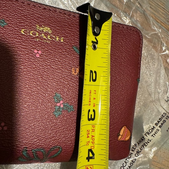 NWT Coach Wristlet Holiday Berries - Picture 11 of 16